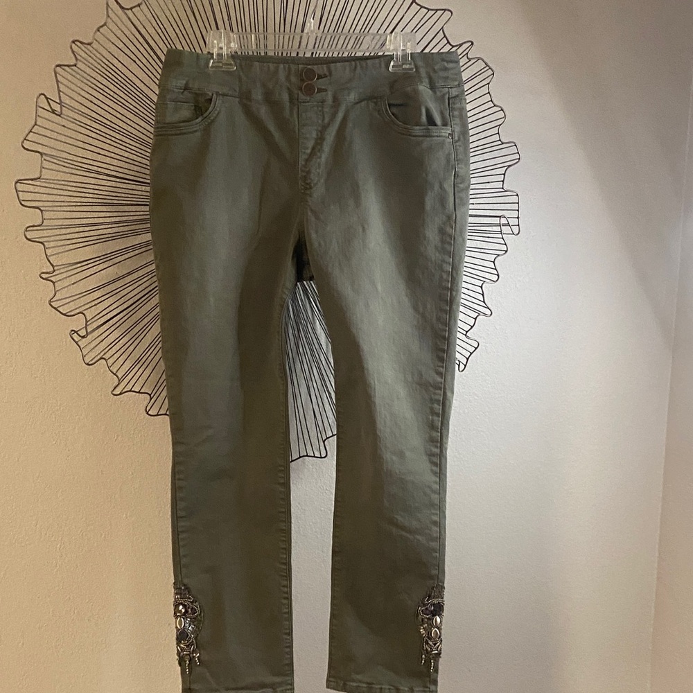 Soft Surroundings Ankle Pants With Embellishment in Khaki Green Size M